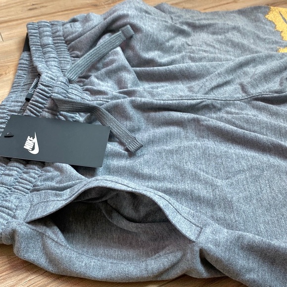 Boys Nike Jersey Shorts Size XL - Picture 4 of 8